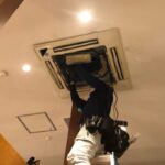 浜松市にて空調機修理を実施。